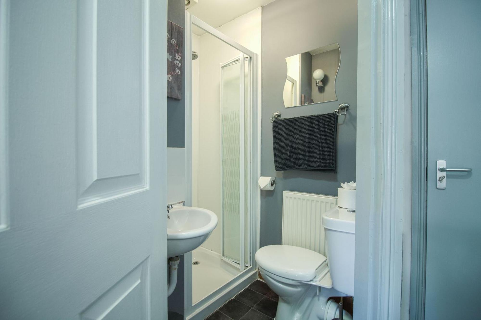 סקאנת'ורפ Oyo Hotel Clamart מראה חיצוני תמונה