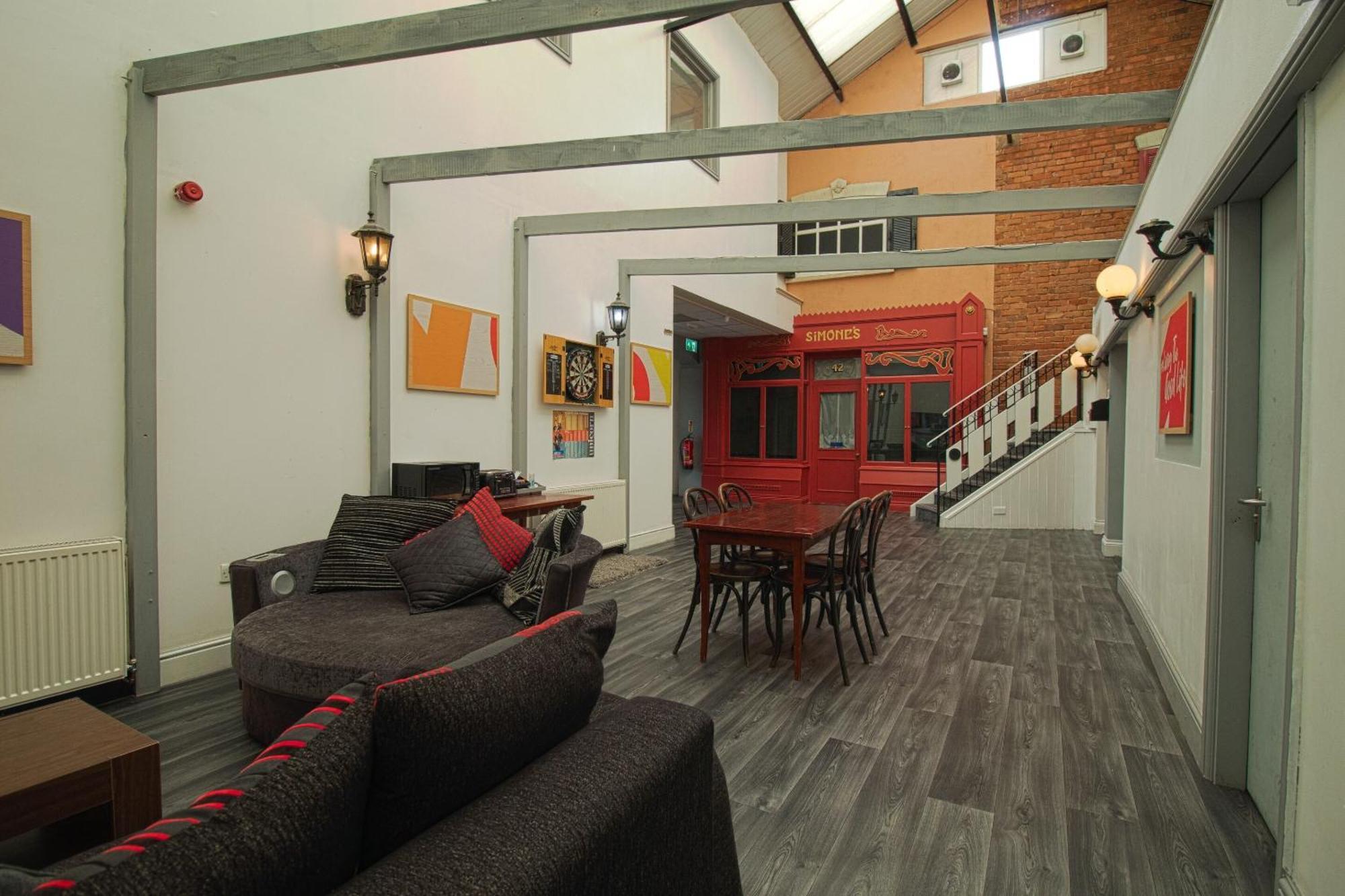 סקאנת'ורפ Oyo Hotel Clamart מראה חיצוני תמונה