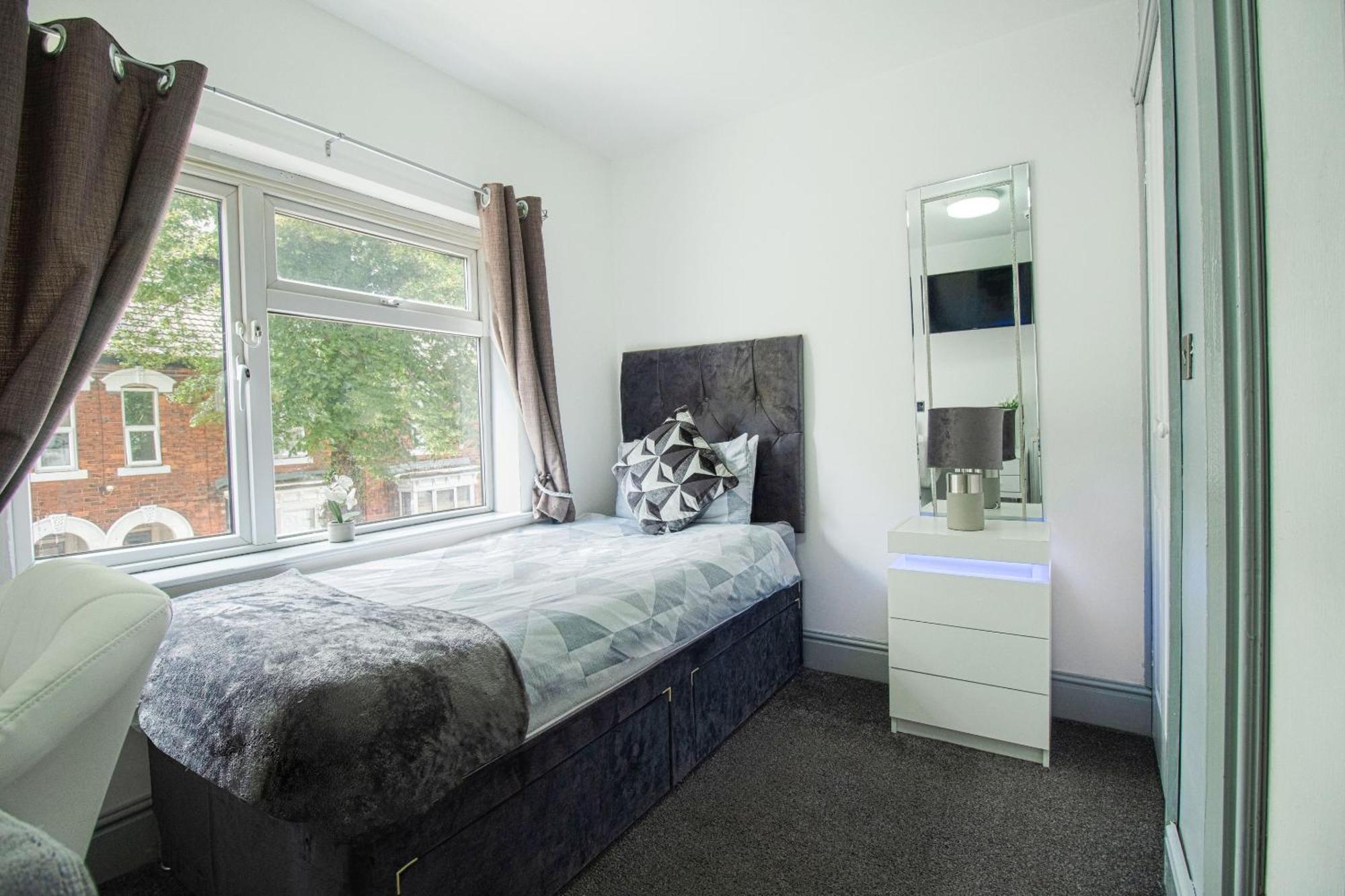 סקאנת'ורפ Oyo Hotel Clamart מראה חיצוני תמונה