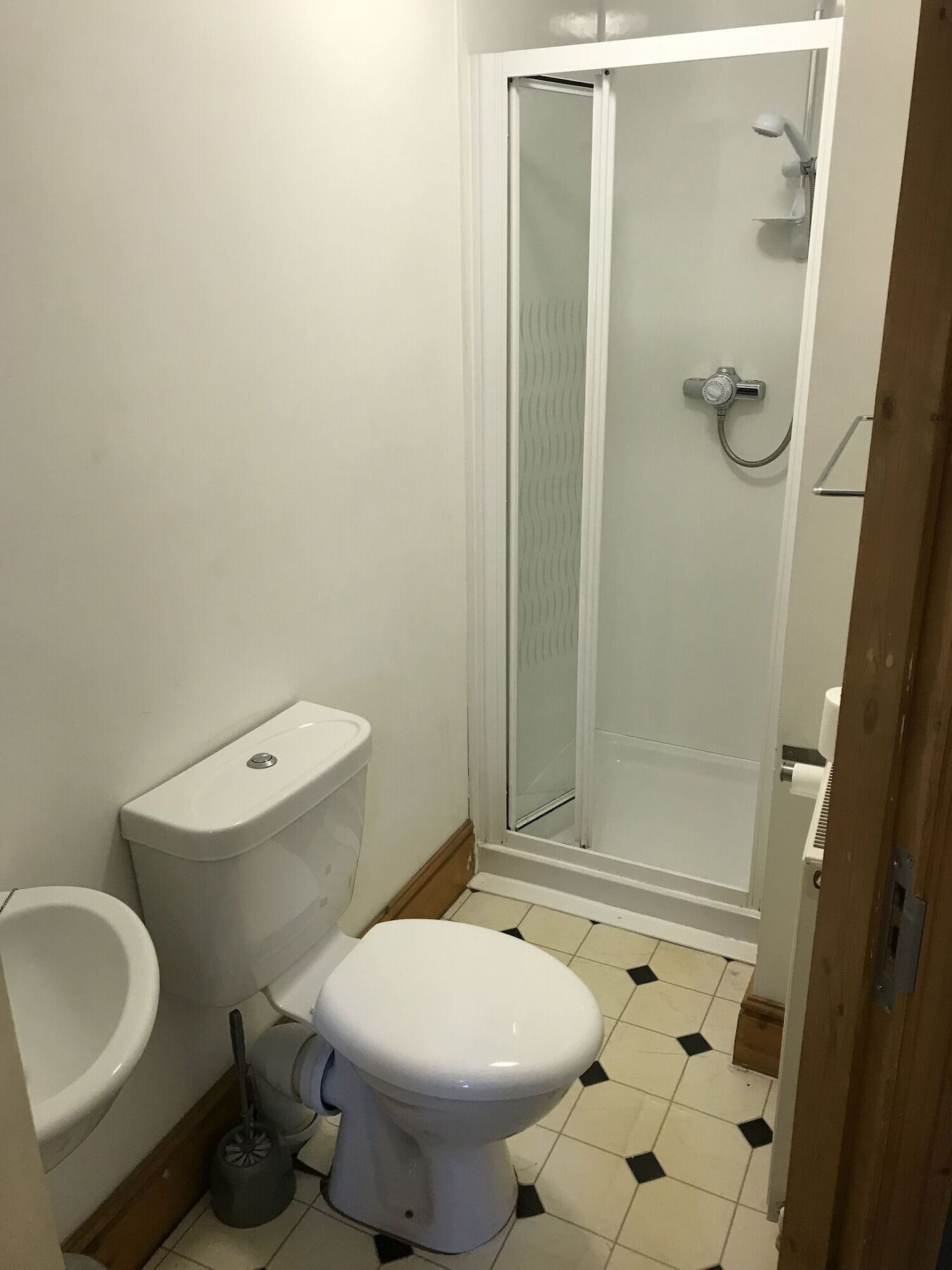 סקאנת'ורפ Oyo Hotel Clamart מראה חיצוני תמונה