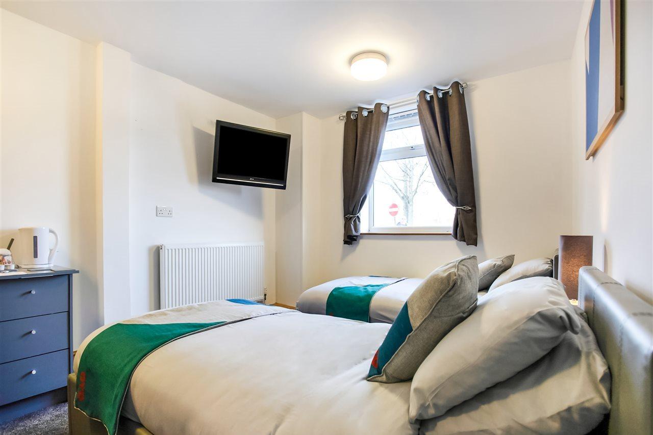 סקאנת'ורפ Oyo Hotel Clamart מראה חיצוני תמונה